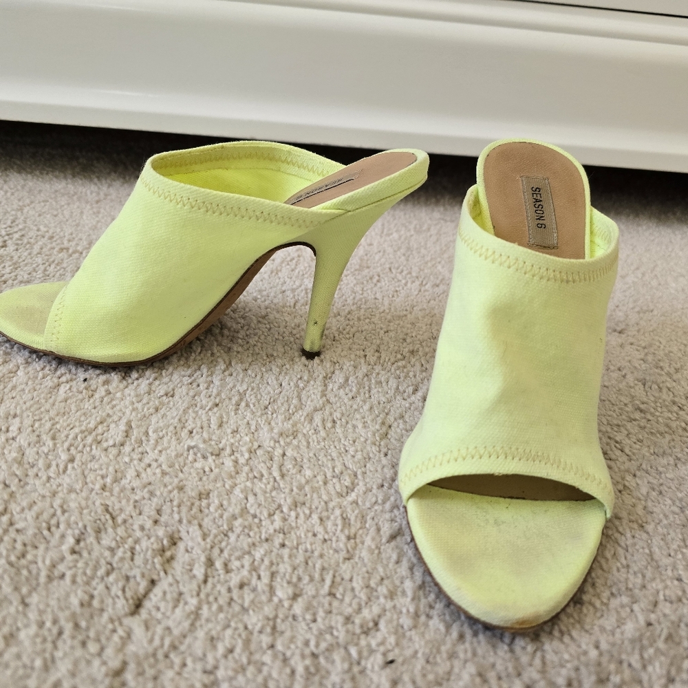 YEEZY SEASON 6 Butter Yellow Mules 5, 35 - Picture 5 of 8